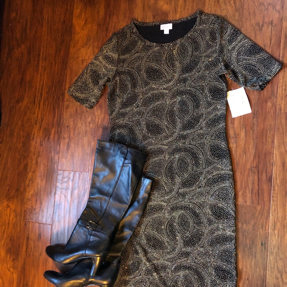 NWT *LulaRoe* Black, Sparkly Gold & Silver Julia